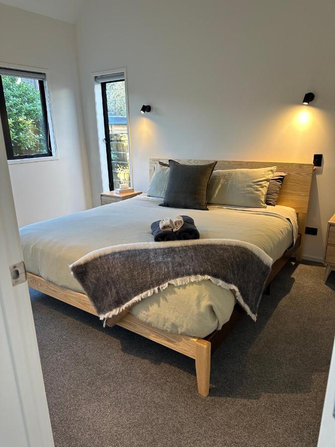 Modern Two Bedroom Oasis Whangamata Exterior foto